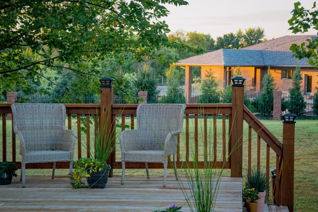decorating small patio